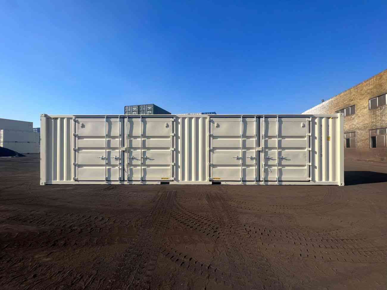 Main 4 - 40' HI-CUBE W/2 WIDE DOORS ON ONE SIDE -