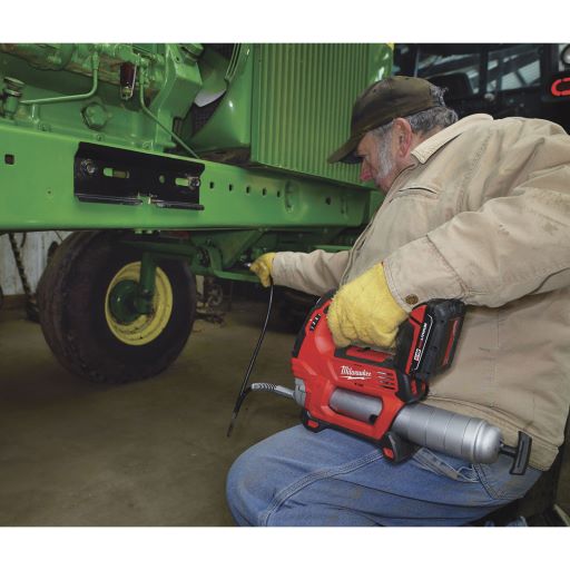 Main 4 - MILWAUKEE 2646-21CT 18V 2 SPD
GREASE GUN KIT 2646-21CT
INCLUDES: GREASE GUN, CHARGER,
BATTERY, HOSE, GREASE COUPLER,
CARRYING CASE, SHOULDER STRAP
UPC: 045242287659 -