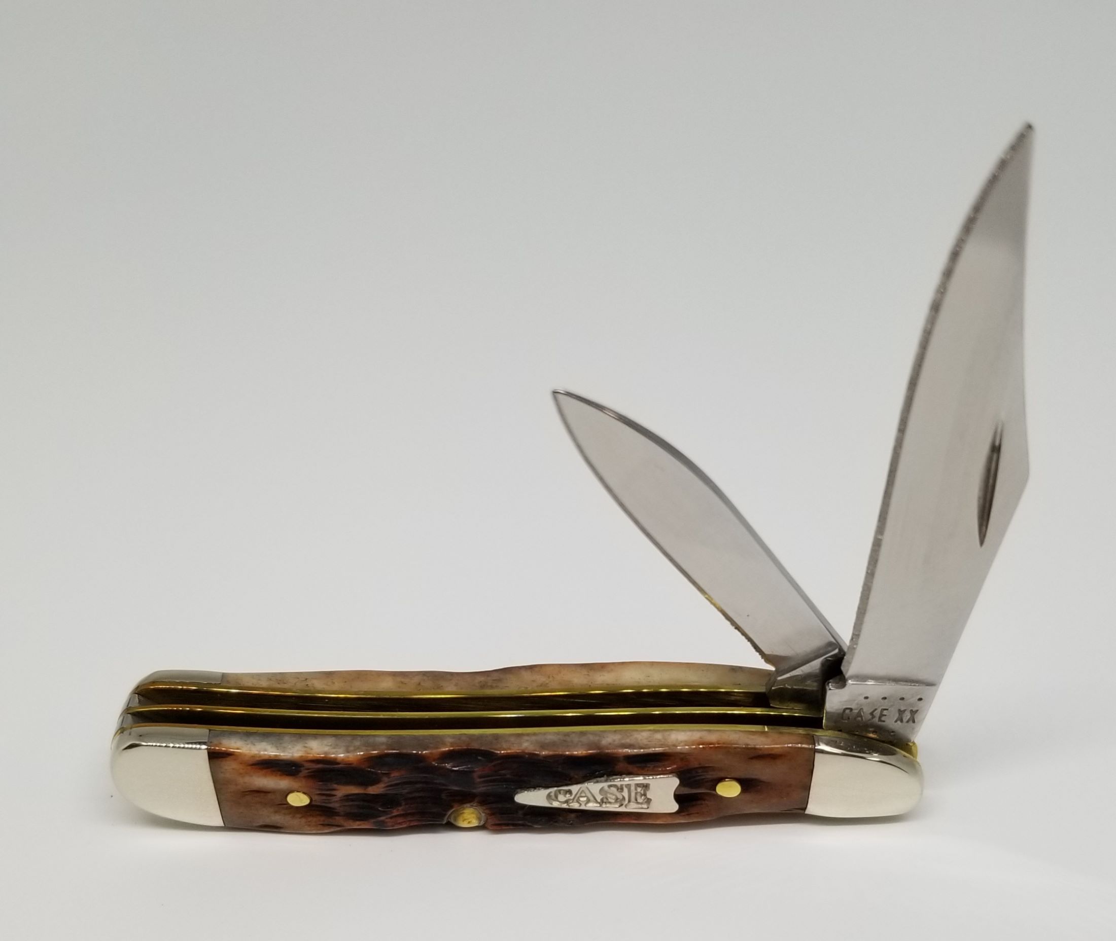 CASE 42656 2-BLADE PEANUT BROWN BONE PEACH SEED - A.W. Graham Lumber LLC