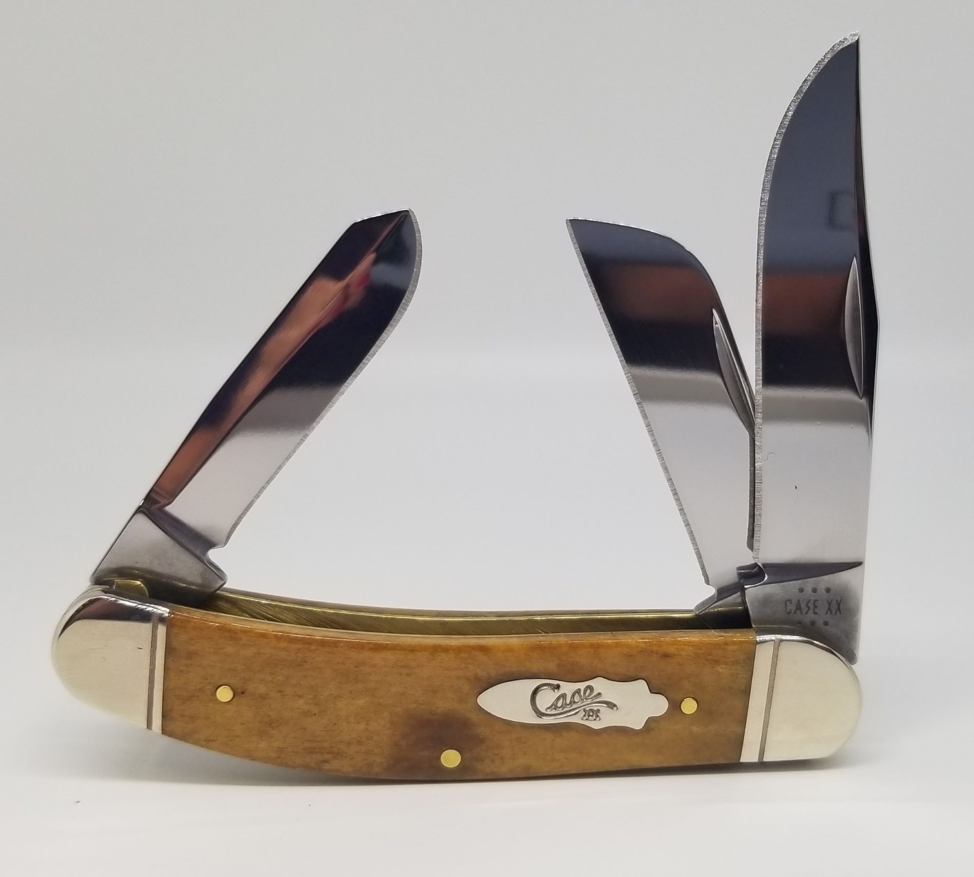 CASE 3-BLADE SOWBELLY SM ANTQ
BONE FLUTED BOLSTERS TB6339 SS
CLIP, SHEEPFOOT & SPEY BLADES
BOMB SCRIPT SHIELD 3-7/8" CLOSED - A.W. Graham Lumber LLC